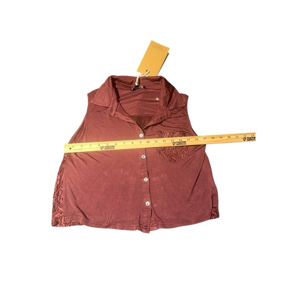 Pol Burgundy Crop‎ Sleeveless Top With Lace Back And Front Pocket Size Small - Picture 7 of 11